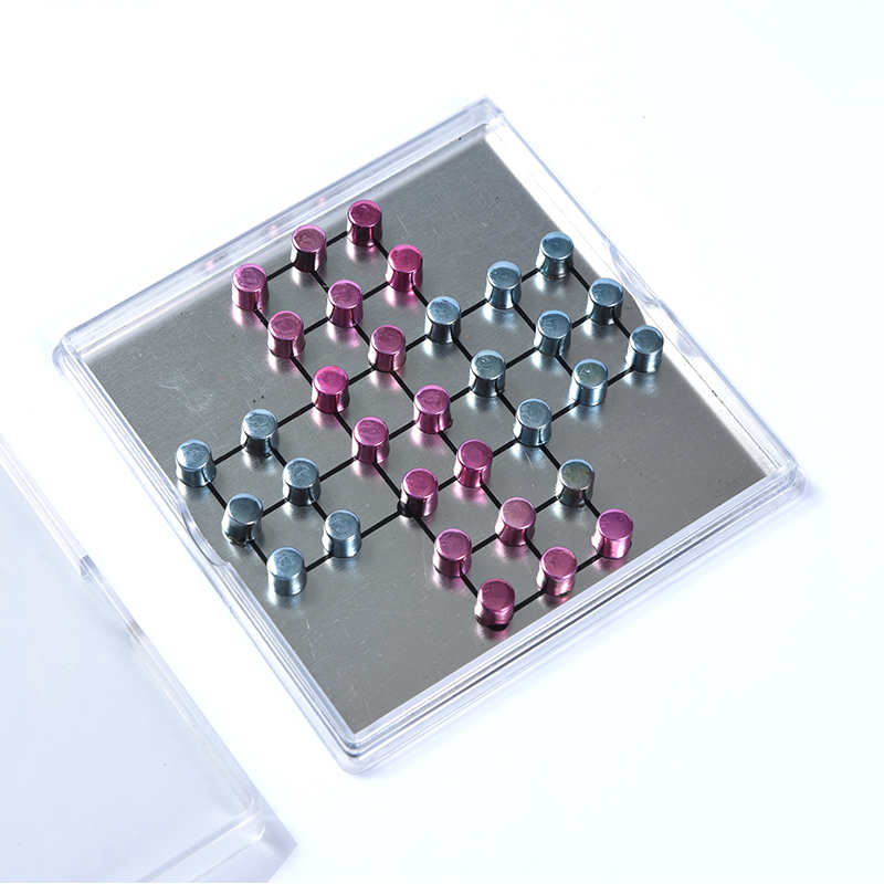 Bộ Tic-Tac-Toe kim loại từ tính đựng trong hộp acrylic trong suốt