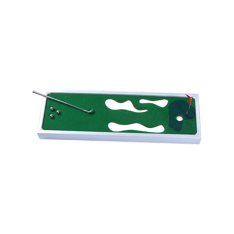 Trò chơi chơi gôn trong nhà di động với khung nhôm Máy tính để bàn Mini Golf Golf Green