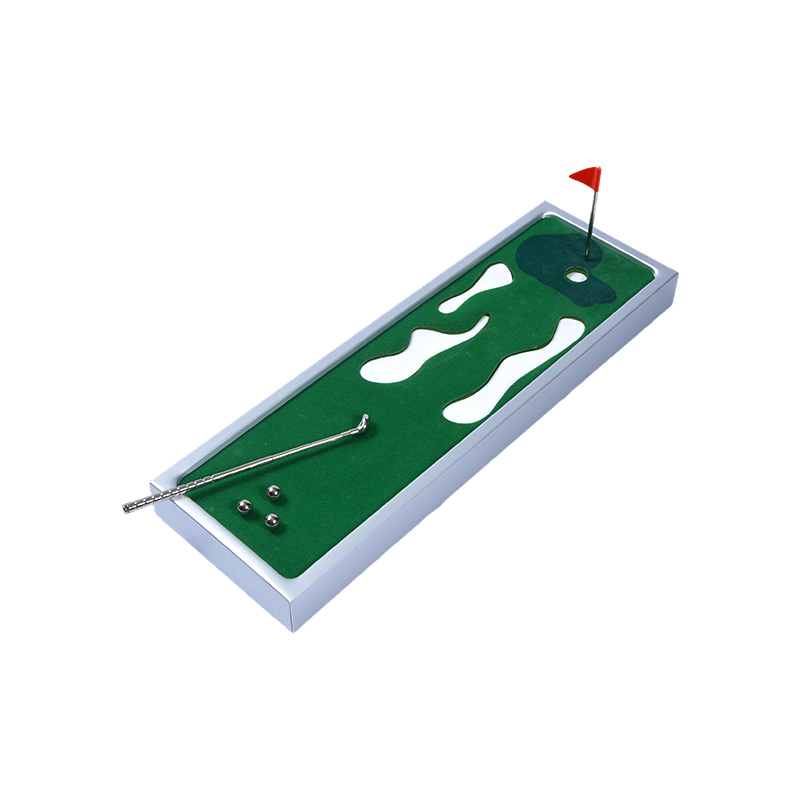 Trò chơi chơi gôn trong nhà di động với khung nhôm Máy tính để bàn Mini Golf Golf Green