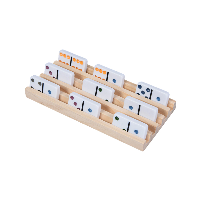 Các mẫu chấm đầy màu sắc với Bộ giá đỡ Domino bằng gỗ được trưng bày có tổ chức